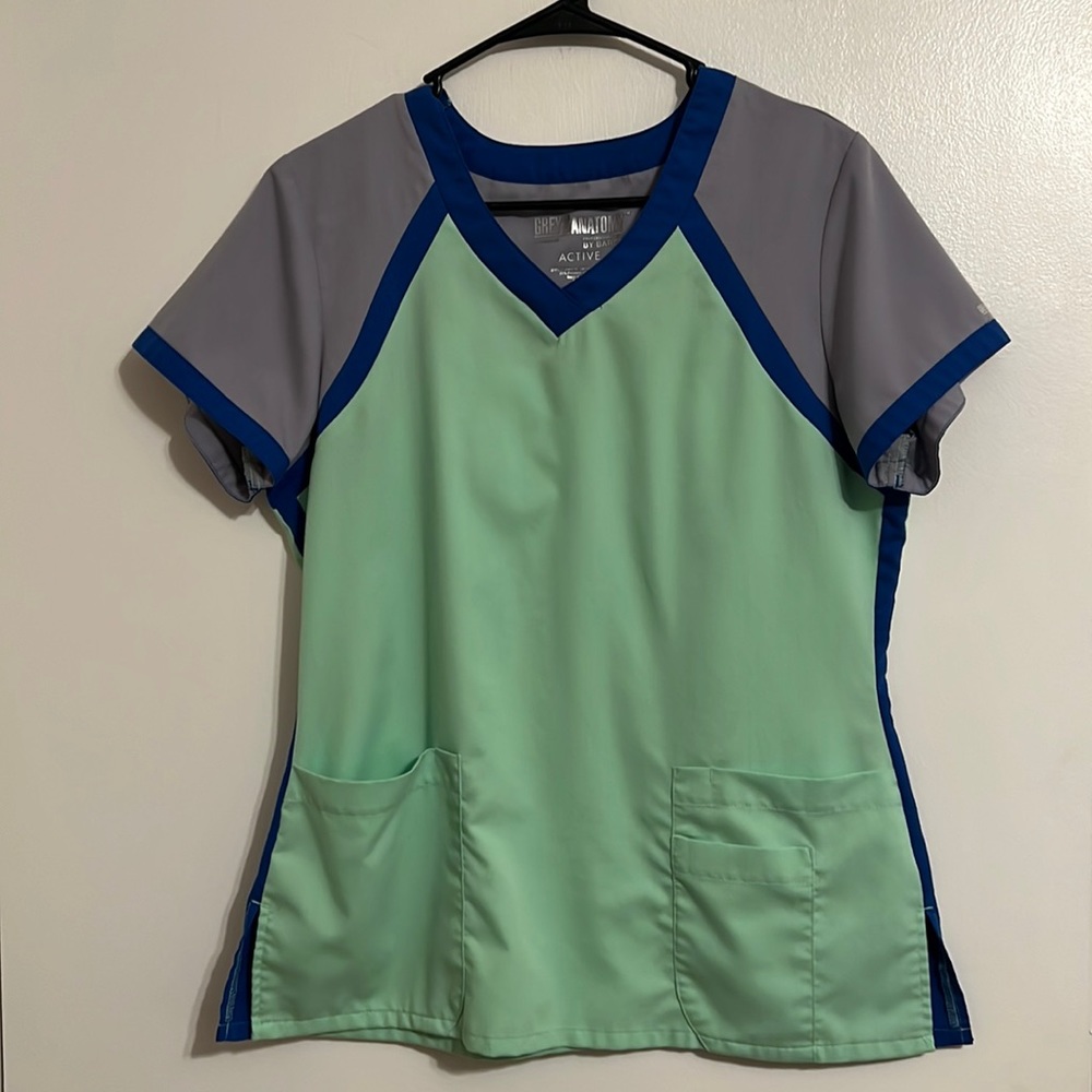 Greys Anatomy women’s 2 pocket scrub top